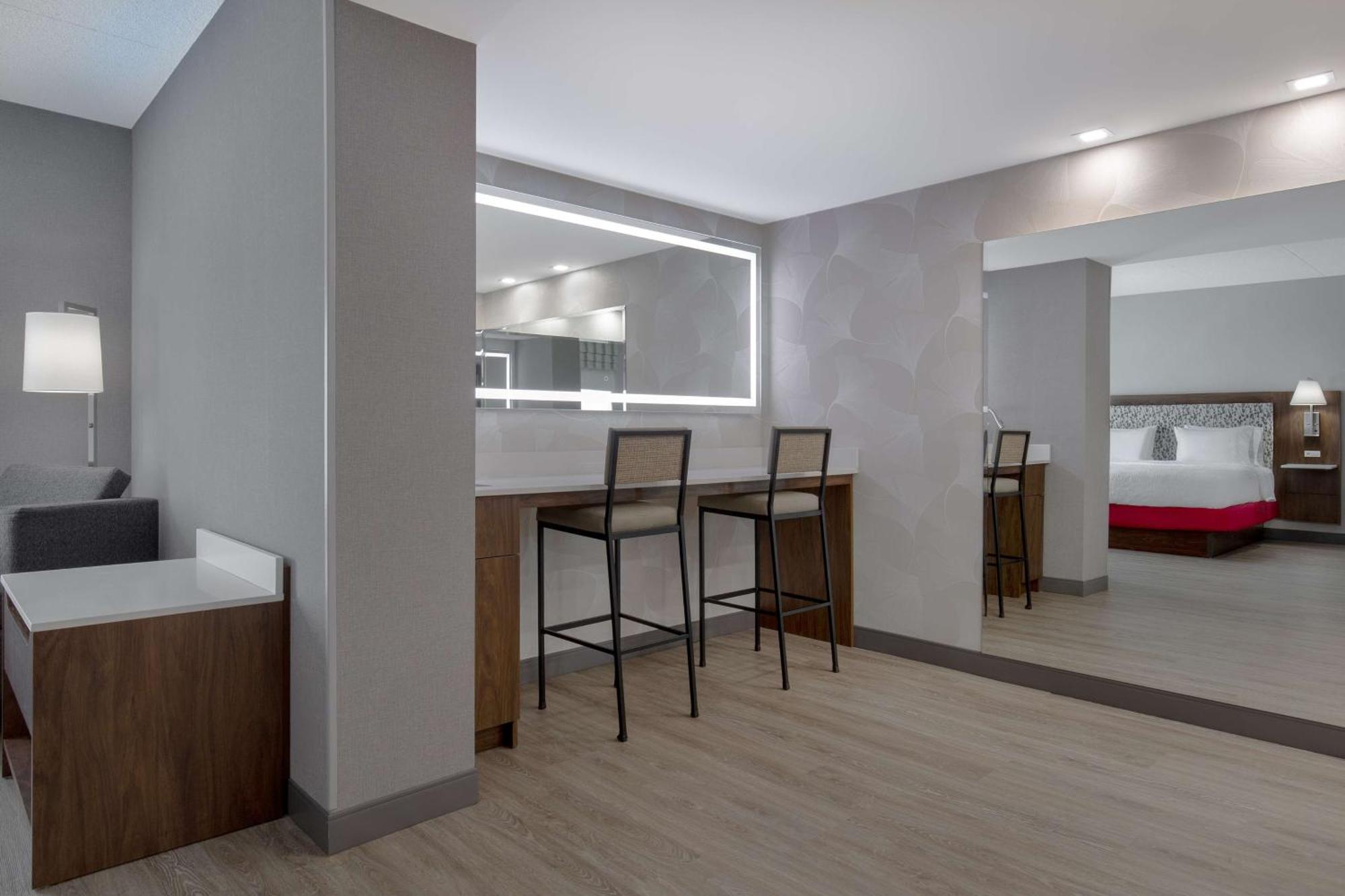 Hampton Inn By Hilton Brampton - Toronto Exterior photo